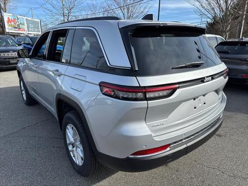 2025 Jeep Grand Cherokee Laredo