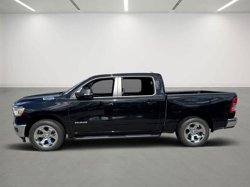 Diamond Black Crystal Pearlcoat 2022 RAM 1500 Big Horn/Lone Star