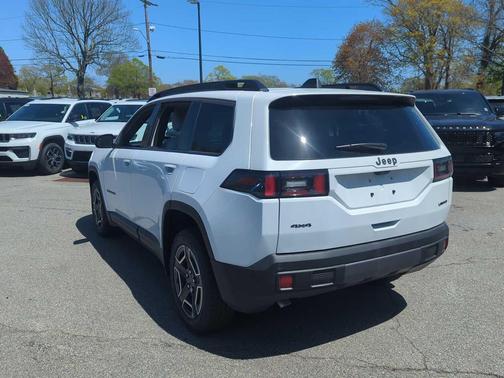 Bright White Clearcoat 2026 Jeep Cherokee Limited