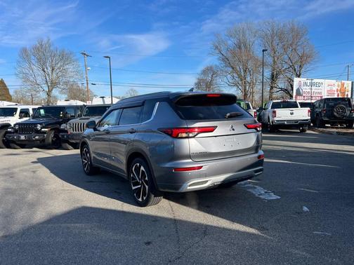 2023 Mitsubishi Outlander PHEV SEL