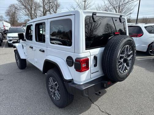 2025 Jeep Wrangler 4-Door Sahara 4x4
