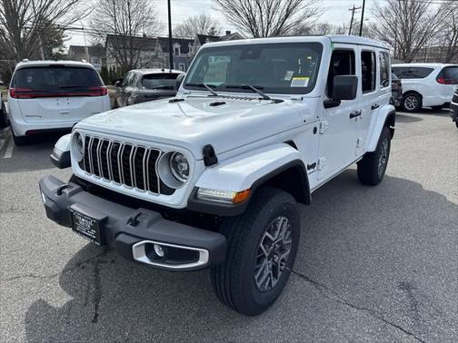 2025 Jeep Wrangler 4-Door Sahara 4x4