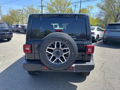 2025 Jeep Wrangler 4-Door Sahara 4x4