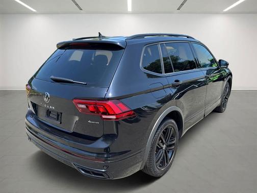 2022 Volkswagen Tiguan 2.0T SE R-Line Black 4MOTION