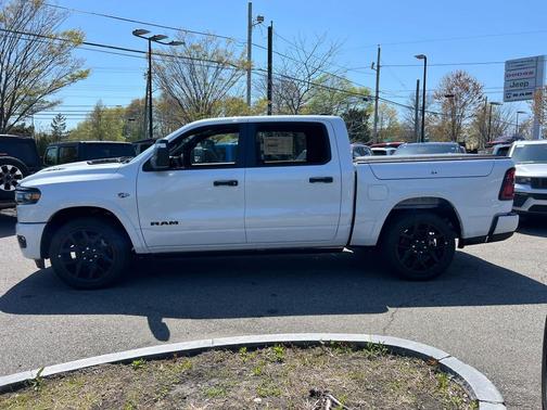 Ivory White Tri-Coat Pearlcoat 2026 RAM 1500 Laramie