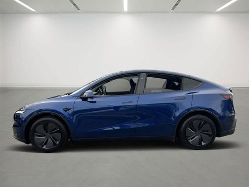 2026 Tesla Model Y Standard Rear-Wheel Drive