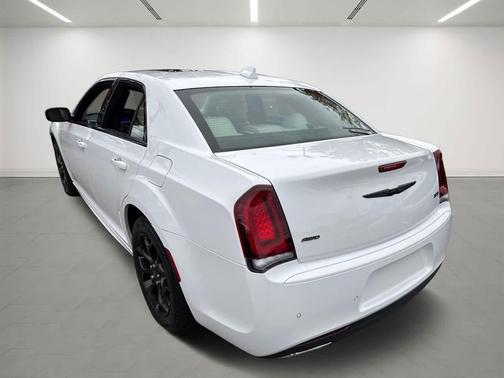 2022 Chrysler 300 Touring