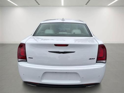 2022 Chrysler 300 Touring