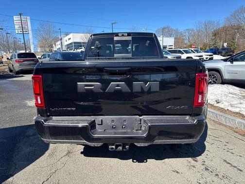 Diamond Black Crystal Pearlcoat 2026 RAM 3500 Limited Mega Cab 4x4 6'4' Box