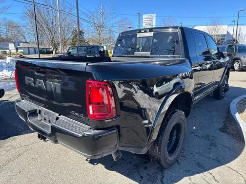 Diamond Black Crystal Pearlcoat 2026 RAM 3500 Limited Mega Cab 4x4 6'4' Box