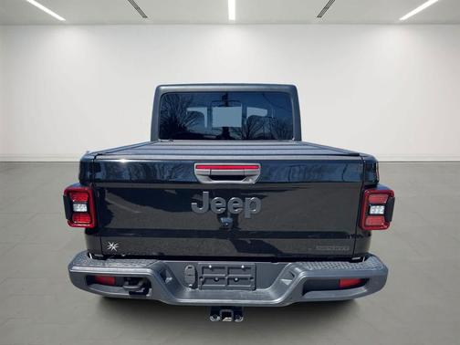 Black Clearcoat 2020 Jeep Gladiator Sport S