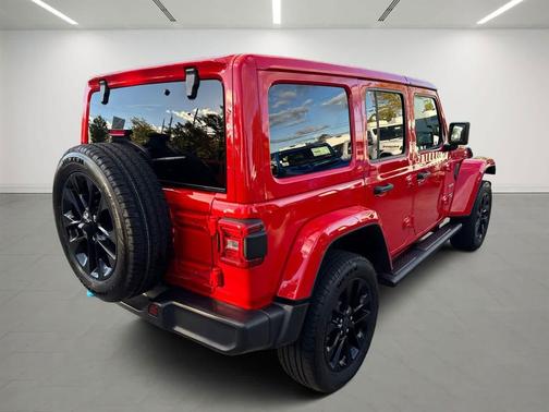 2024 Jeep Wrangler 4xe Sahara
