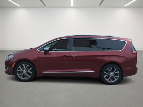 Velvet Red Pearlcoat 2018 Chrysler Pacifica Limited