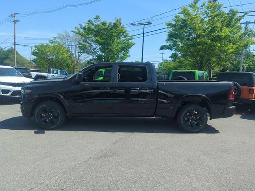 Diamond Black Crystal Pearlcoat 2026 RAM 1500 Big Horn/Lone Star