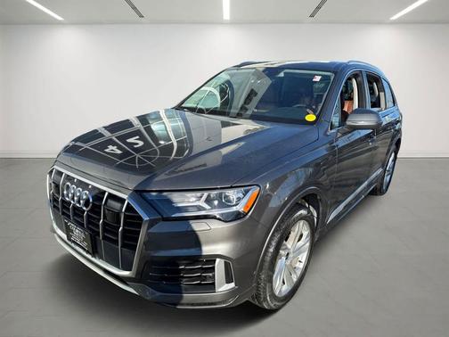 2022 Audi Q7 55 Premium Plus