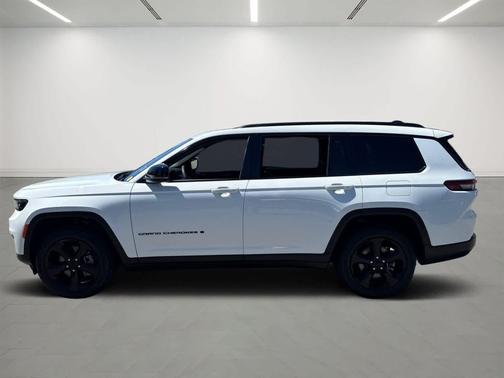 Bright White Clearcoat 2023 Jeep Grand Cherokee L Altitude