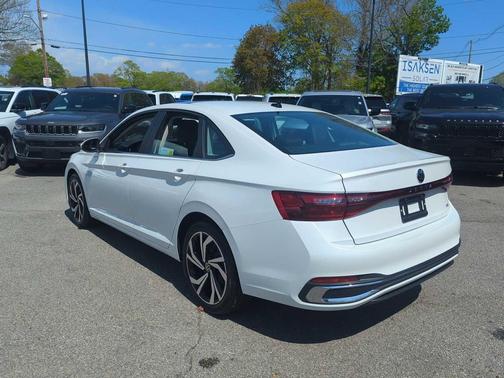 Opal White Pearl 2025 Volkswagen Jetta 1.5T SEL