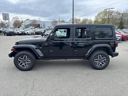 2025 Jeep Wrangler 4-Door Sahara 4x4