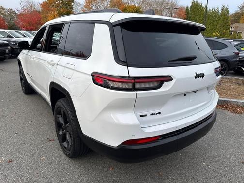 2022 Jeep Grand Cherokee L Altitude