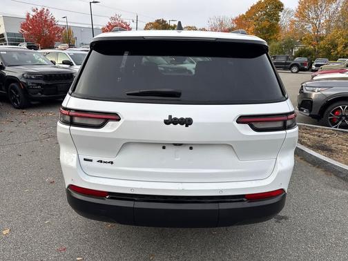 2022 Jeep Grand Cherokee L Altitude