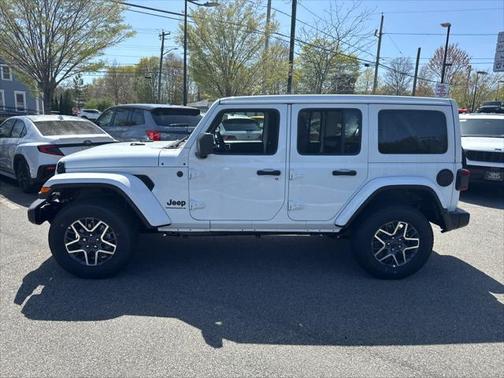 2025 Jeep Wrangler 4-Door Sahara 4x4