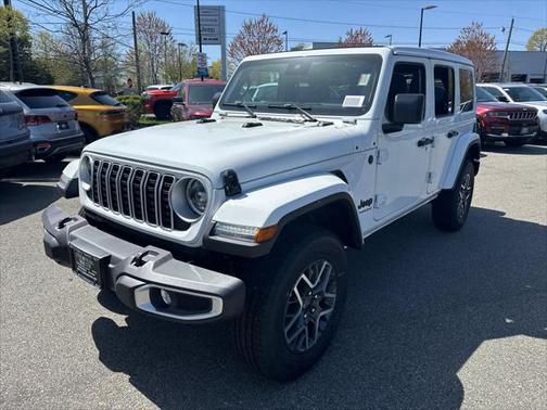 2025 Jeep Wrangler 4-Door Sahara 4x4
