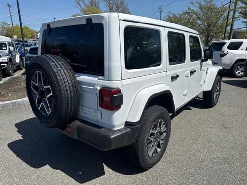 2025 Jeep Wrangler 4-Door Sahara 4x4