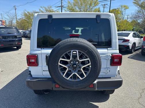 2025 Jeep Wrangler 4-Door Sahara 4x4