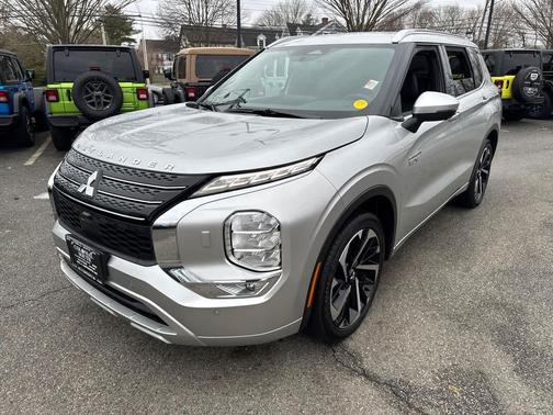 2024 Mitsubishi Outlander PHEV SEL
