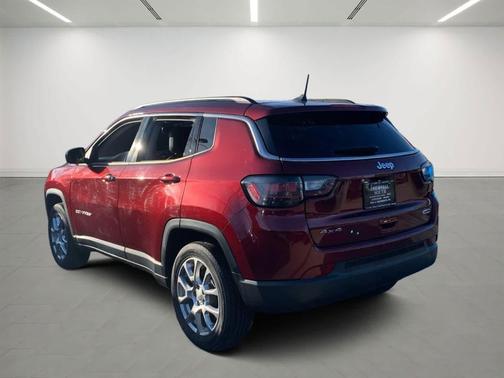 2022 Jeep Compass Latitude Lux