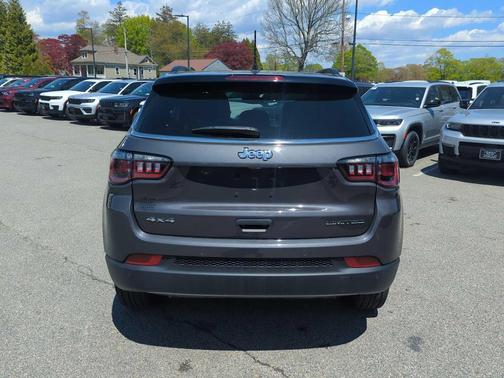 Baltic Gray Metallic Clearcoat 2024 Jeep Compass Limited