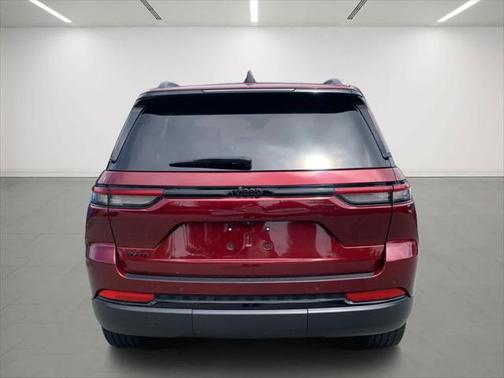 2022 Jeep Grand Cherokee Altitude