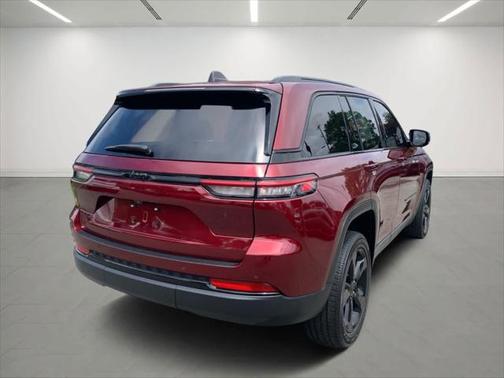 2022 Jeep Grand Cherokee Altitude