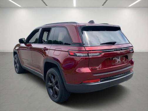 2022 Jeep Grand Cherokee Altitude