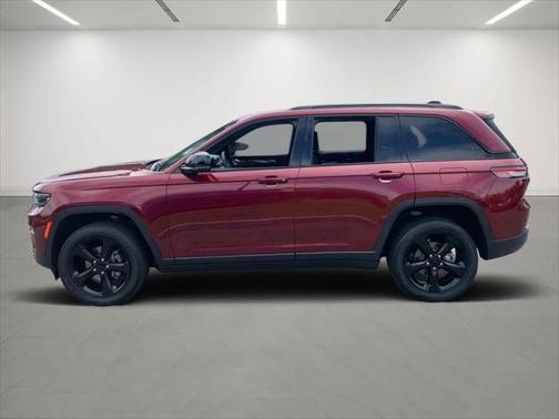 2022 Jeep Grand Cherokee Altitude
