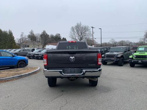 2022 RAM 2500 Tradesman Crew Cab 4x4 6'4' Box