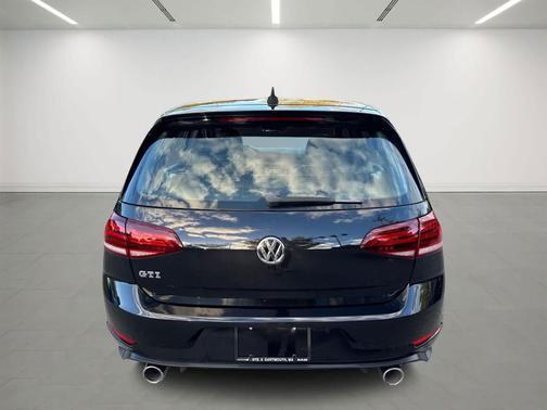 2018 Volkswagen Golf GTI 2.0T S 4-Door