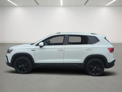 Pure White 2023 Volkswagen Taos 1.5T SE