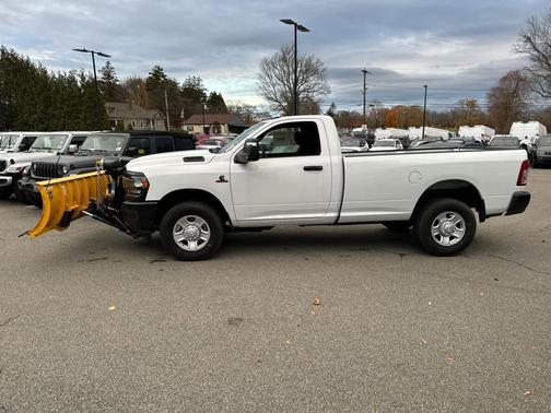 2024 RAM 3500 Tradesman Regular Cab 4x4 8' Box