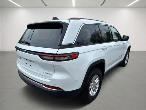 2022 Jeep Grand Cherokee Laredo