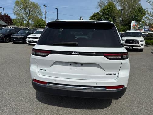 2022 Jeep Grand Cherokee Laredo
