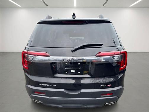 2023 GMC Acadia AWD AT4