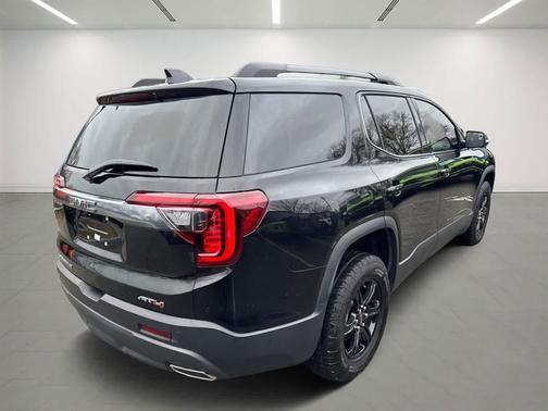 2023 GMC Acadia AWD AT4