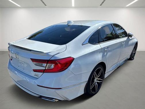 2022 Honda Accord Touring 2.0T