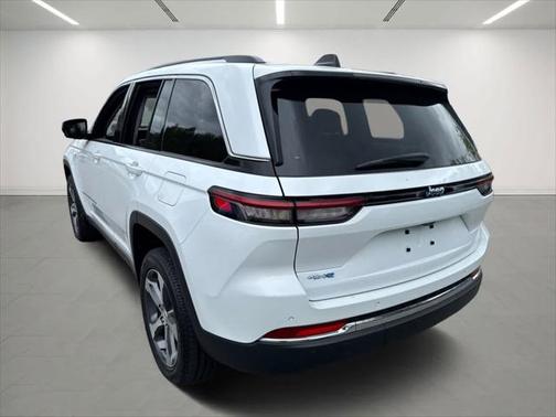 2022 Jeep Grand Cherokee 4xe Base