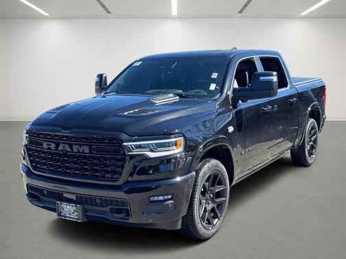 Diamond Black Crystal Pearlcoat 2026 RAM 1500 Limited