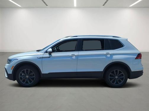 Opal White Pearl 2023 Volkswagen Tiguan 2.0T SE 4MOTION