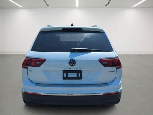 Opal White Pearl 2023 Volkswagen Tiguan 2.0T SE 4MOTION