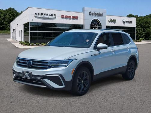 Opal White Pearl 2023 Volkswagen Tiguan 2.0T SE 4MOTION