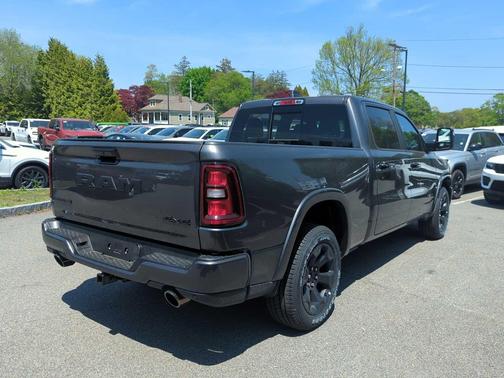 Granite Crystal Metallic Clearcoat 2026 RAM 1500 Big Horn/Lone Star